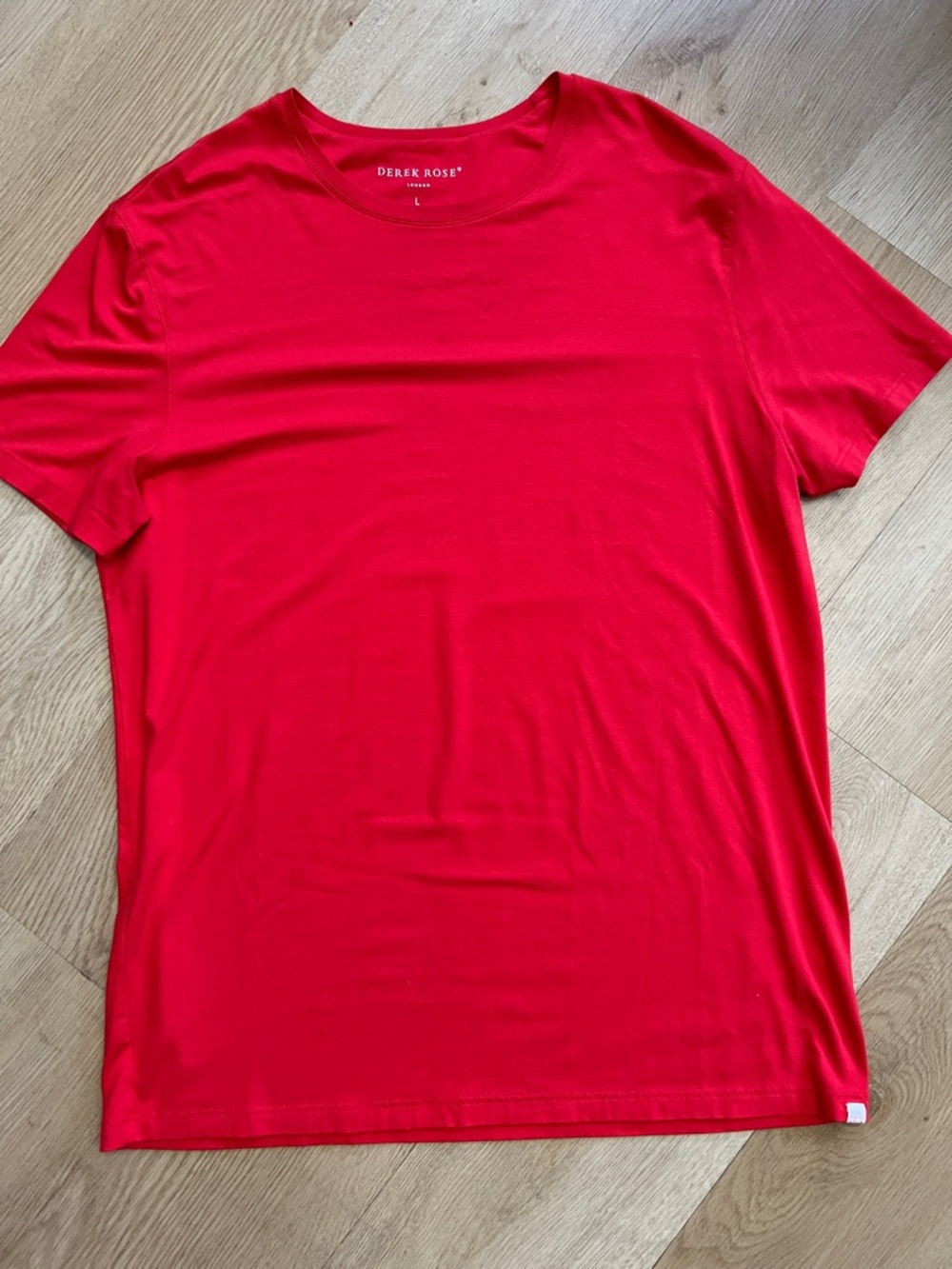 Derek Rose✨ Large Men’s Red Short Sleeve Crewneck Tee